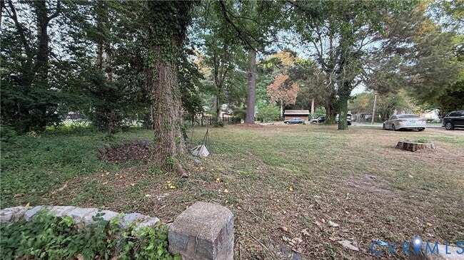 Building Photo - 335 Claremont St