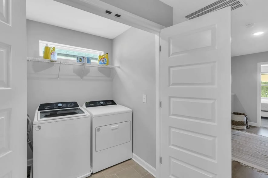 Full Size Washer/Dryer in unit upstairs - 422 Kinnard Pvt Dr