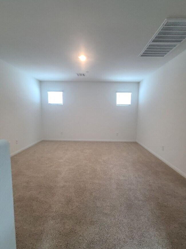 Building Photo - 1092 Saffron Toucan Ln