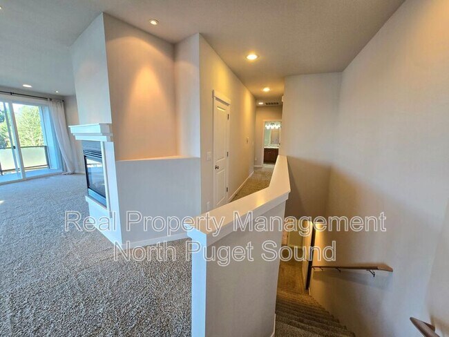 Building Photo - 11017 18th St NE