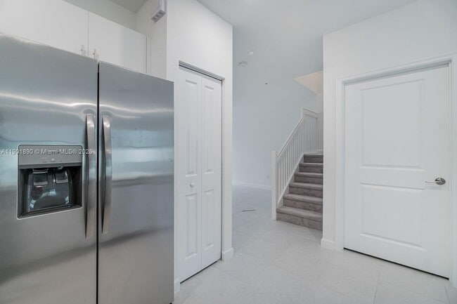 Building Photo - 207 SW 159th Ter