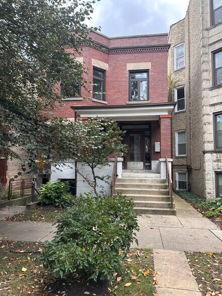 Primary Photo - 2217 W Giddings St