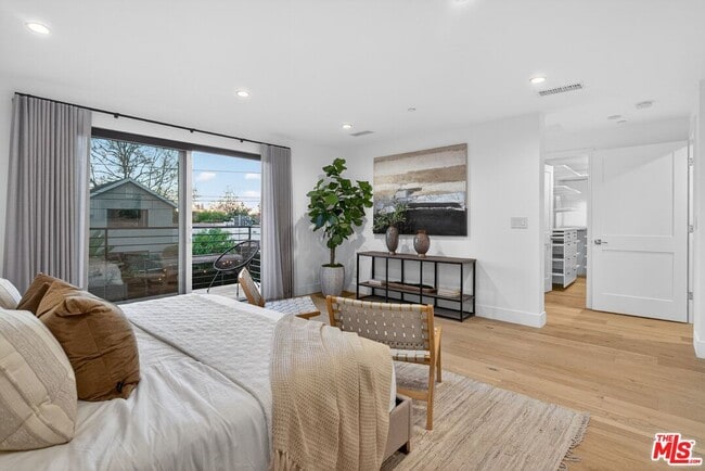 Building Photo - 9036 W 24th St