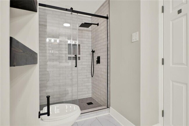 Building Photo - 3270 Brookview Dr