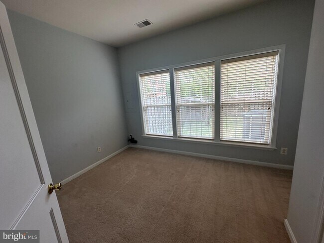 Building Photo - 45760 Smoketree Terrace