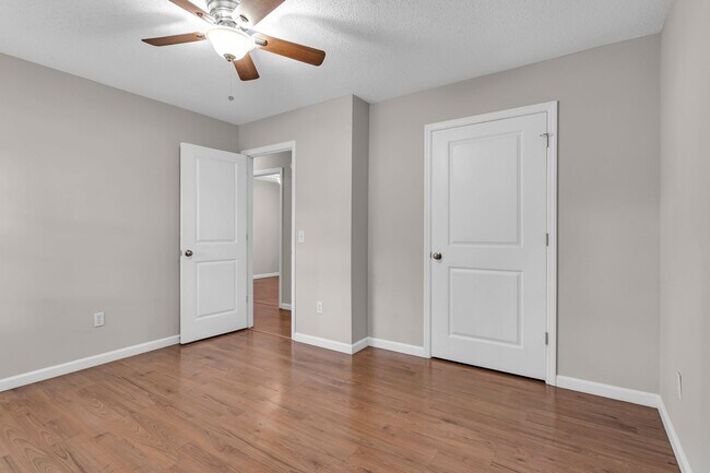 Building Photo - 3 Bedroom 2 Bathrooms in Piercfield Forest - Richmond Hill