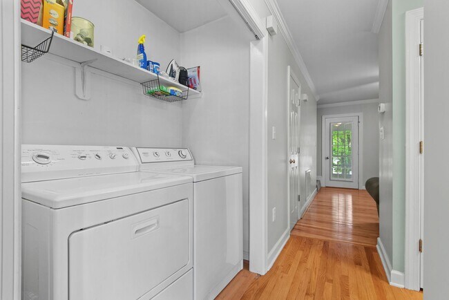 Building Photo - 2803 Sterling Park Dr