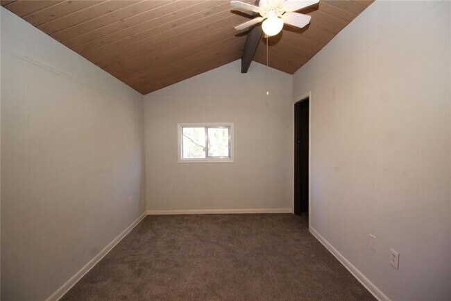 Building Photo - 9240 Nova Dr