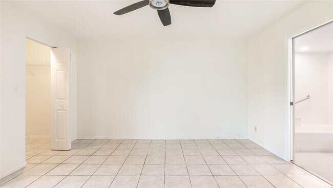 Building Photo - 3203 Portofino Point