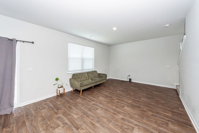 Building Photo - 4 Bedroom, 2.5 Bathroom Home in Carolina Groves - Moncks Corner