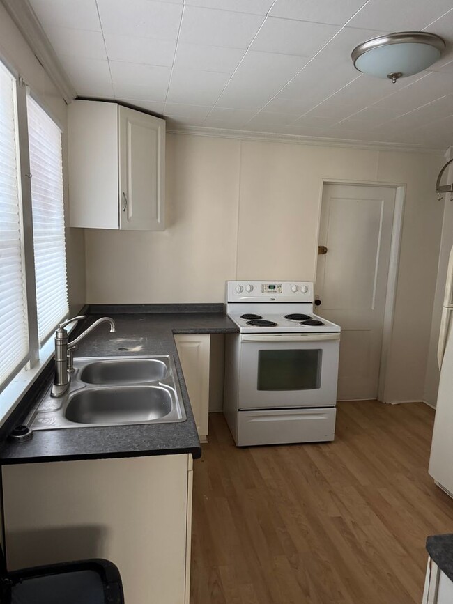 Building Photo - 225 Liberty St