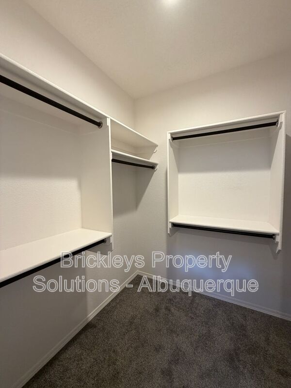 Building Photo - 768 Amatista Lp SE