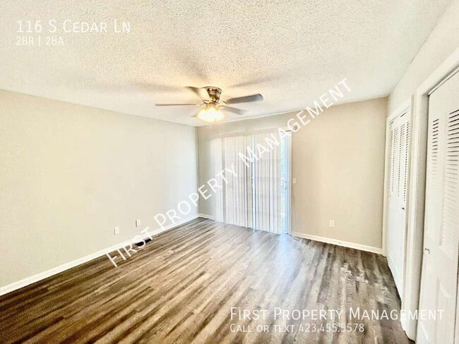 Primary Photo - 116 S Cedar Ln