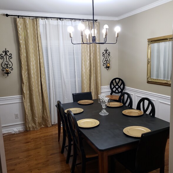 Building Photo - 2604 Alexander Farms Way