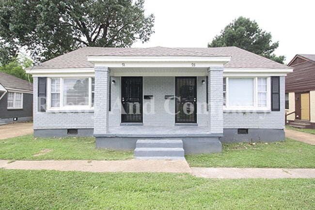 Building Photo - Welcome to 93 Eastview! MOVE IN SPECIAL IN DETAILS !!