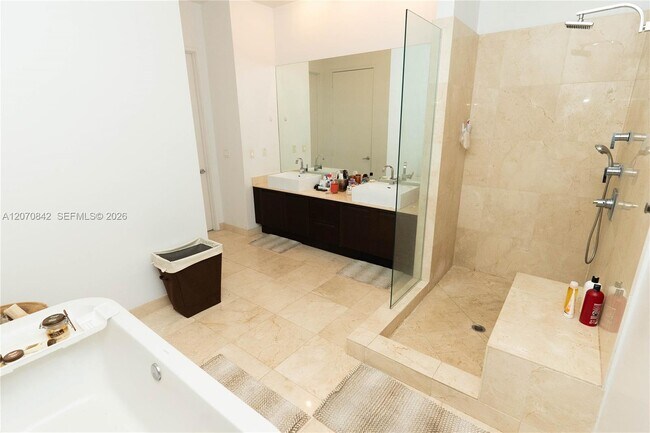 Building Photo - 150 Sunny Isles Blvd