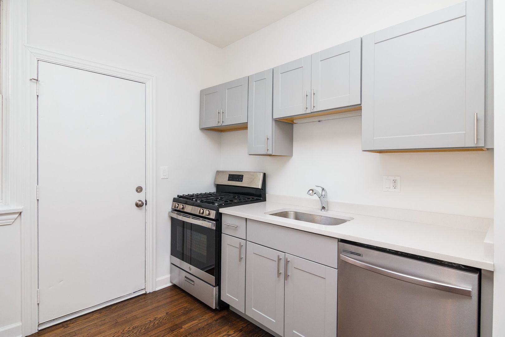 Interior Photo - Lakewood