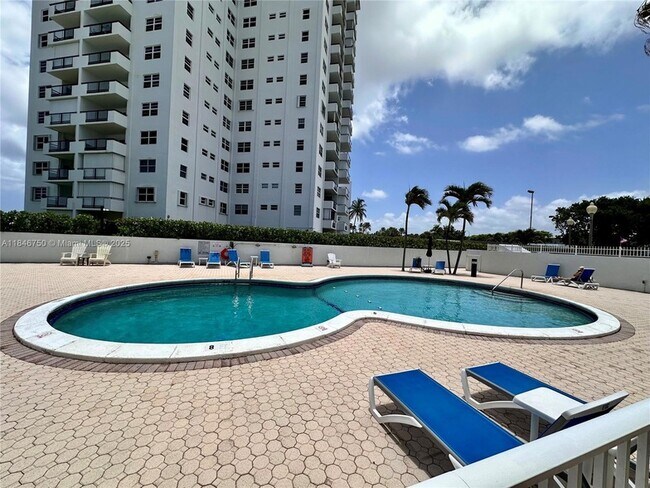 Building Photo - 1480 S Ocean Blvd