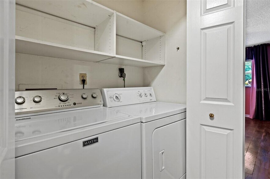 washer/dryer - 6396 27th St N