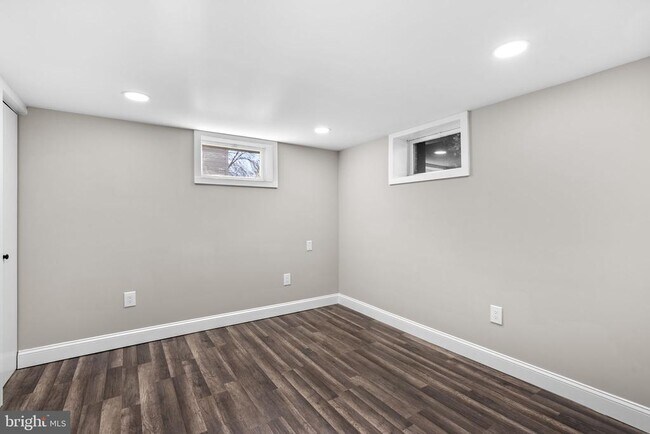 Building Photo - 3887 Shadywood Dr