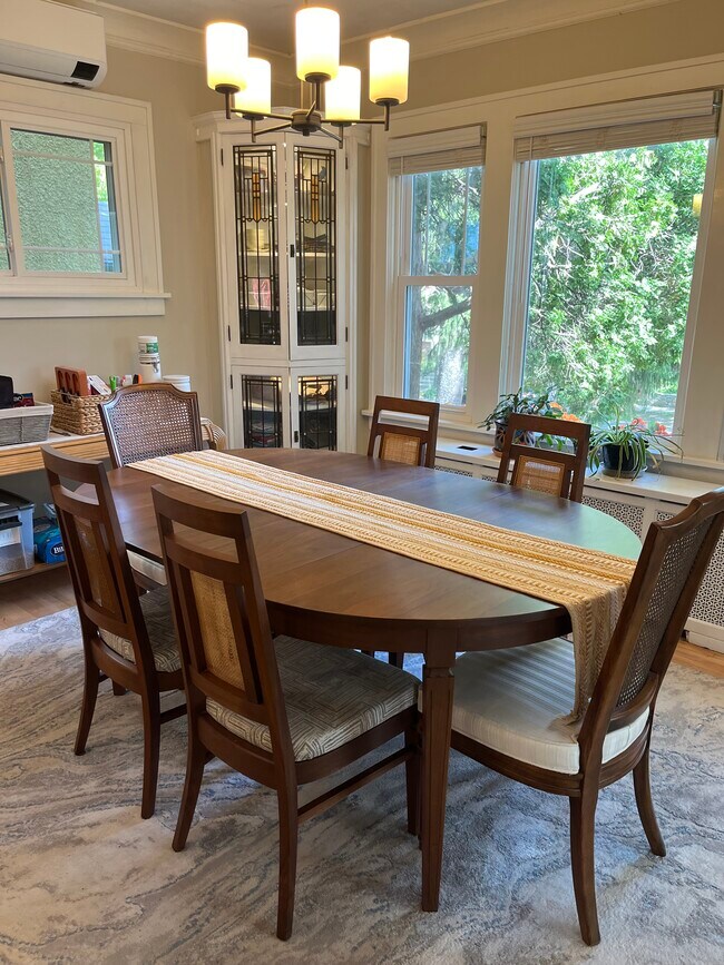 Building Photo - 4732 Harriet Ave