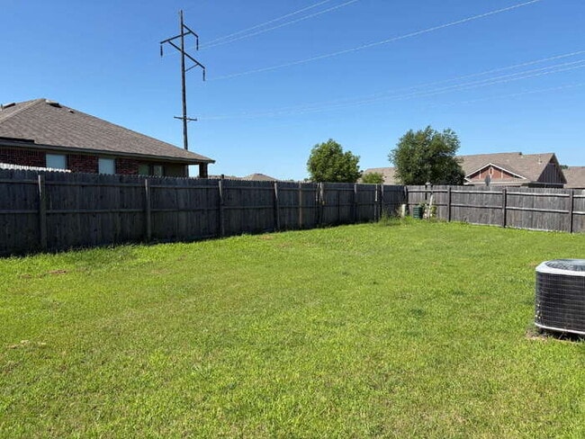 Building Photo - Charming 3-Bedroom Home in Norman - Availa...