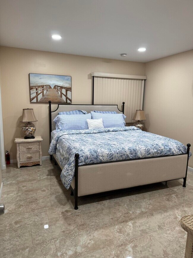 Building Photo - 1605 S US Hwy 1