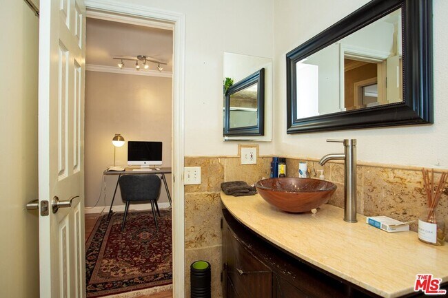 Building Photo - 2311 4th St