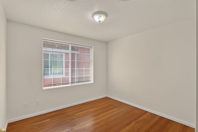 Building Photo - 2038 SE 171st Ave