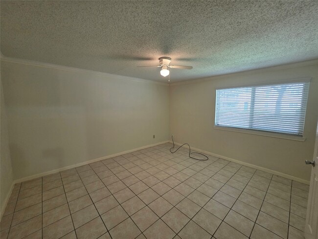 Building Photo - 2114 Greenbriar Colony Dr