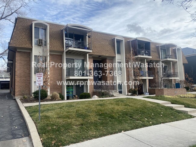 Primary Photo - Beautiful 1 bedroom 1 bath Condo! New Rent...