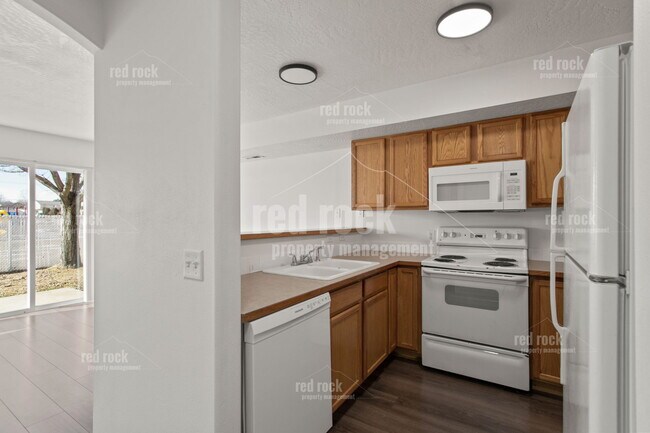 Building Photo - 4935 N Jasmine Ln
