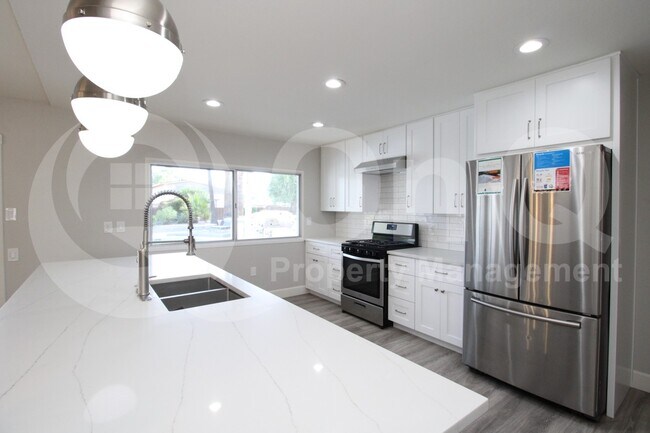 Building Photo - 6149 E Delcoa Ave