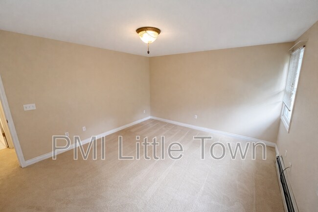 Building Photo - 8320 S Ammons St