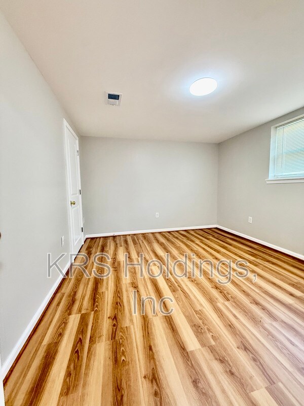 Building Photo - 3931 Forestdale Ave