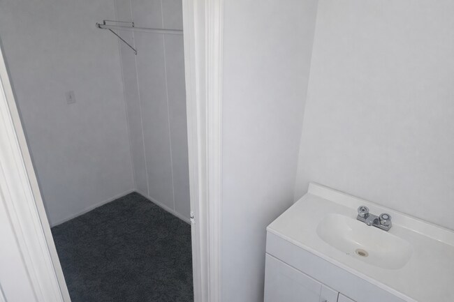 Building Photo - 110 Deborah Dr