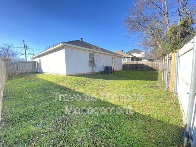 Building Photo - 5125 Sunshine Dr