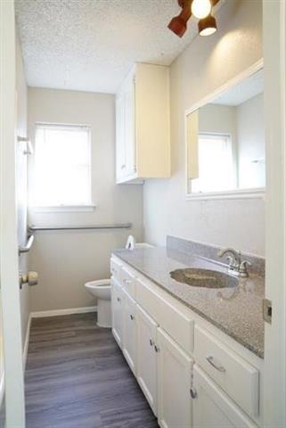 Building Photo - 6537 Meadowview Ln