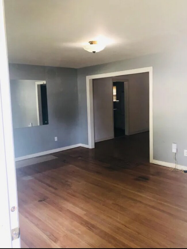 Building Photo - Charming 3-Bedroom Home in Quiet NW OKC Ne...