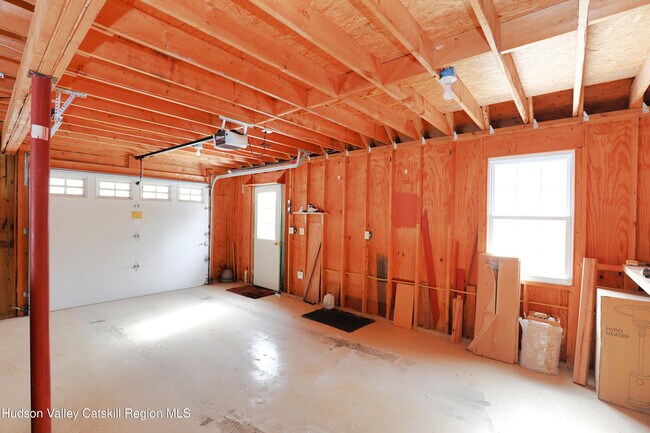 Building Photo - 67 Breezy Hill Rd