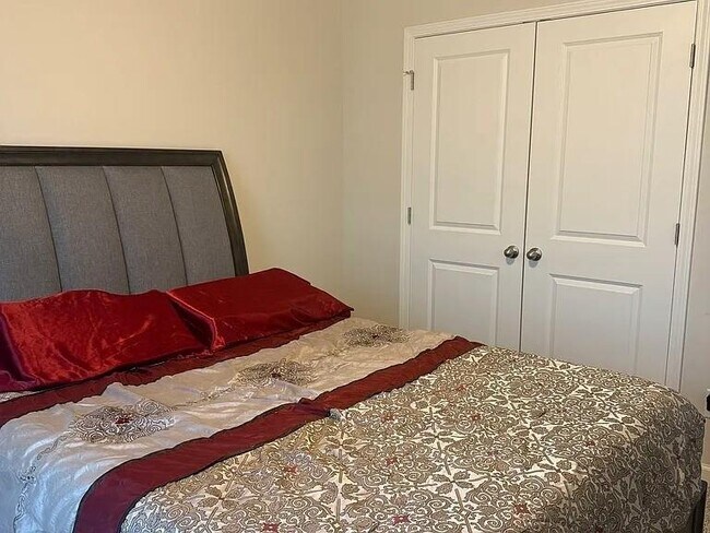 Building Photo - 1177 Sunny Lk Dr