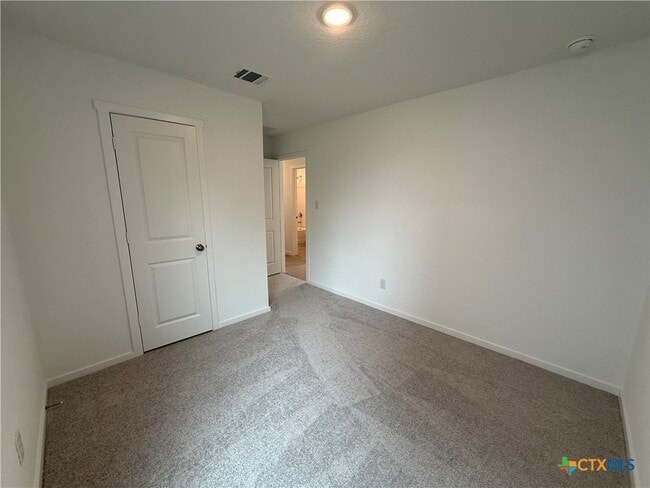 Building Photo - 130 Pastar Fls