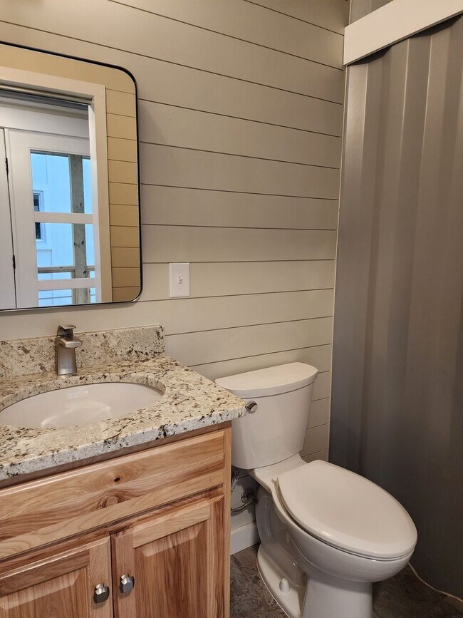 Building Photo - East Asheville Rental