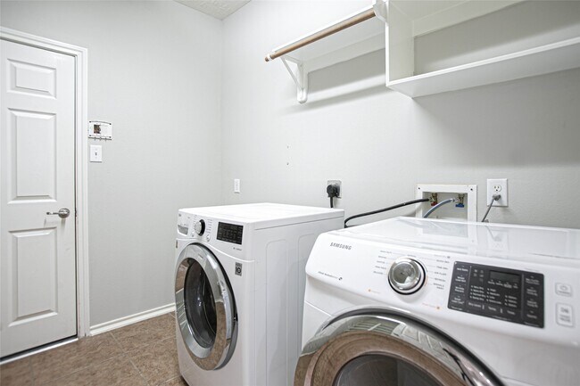 Building Photo - 43 W Spindle Tree Cir
