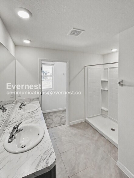 Building Photo - 5106 Plumeria Dr