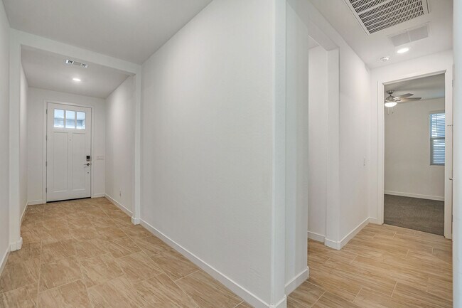 Building Photo - 12881 N 145th Dr