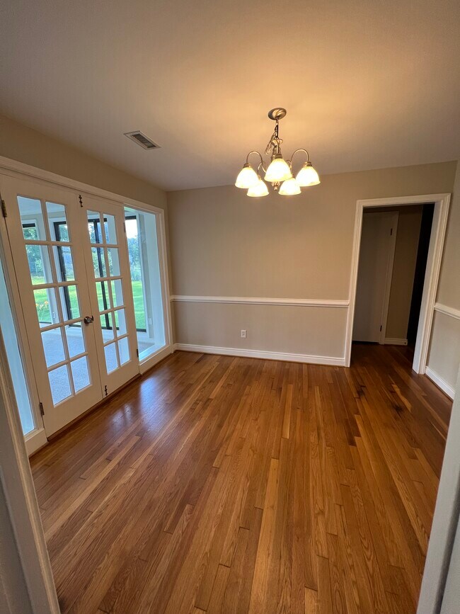 Dining Room - 2207 Manlyn Rd