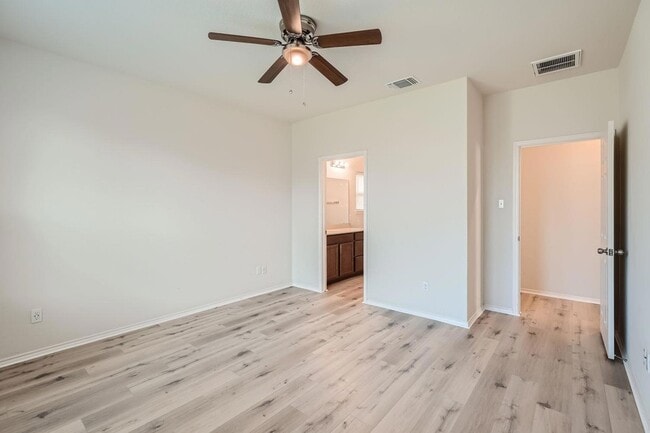 Building Photo - 190 Purple Heart Dr