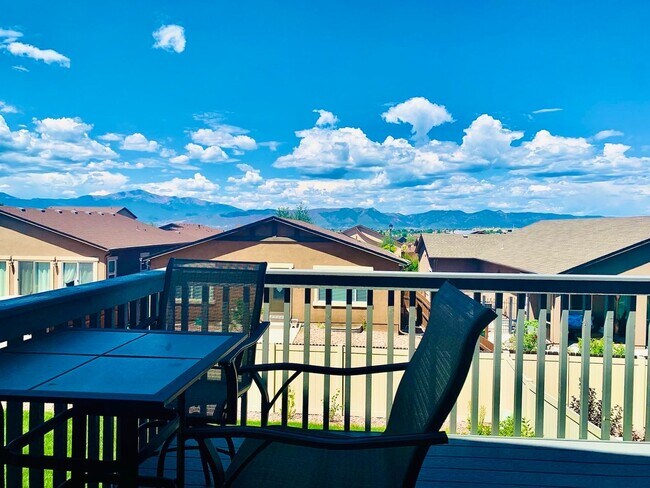 Building Photo - $2828 | 6BR/4BR | Fully Furnished Home in ...