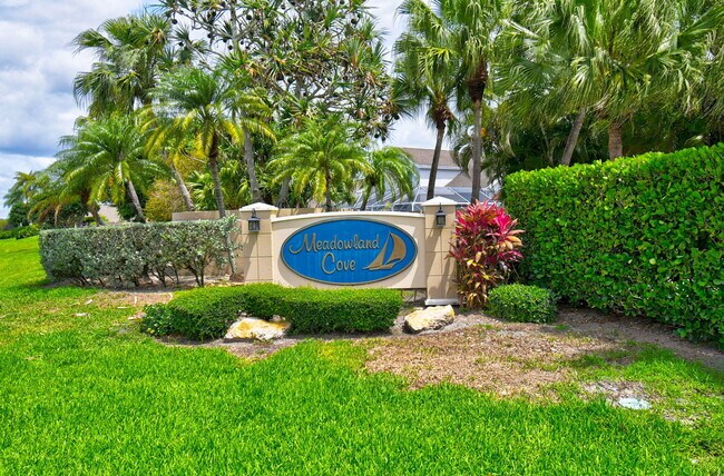 Building Photo - 12865 Meadowbend Dr